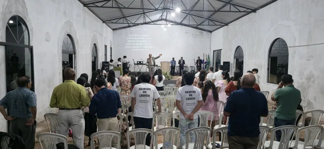 Culto especial con predicación y congregación reunida